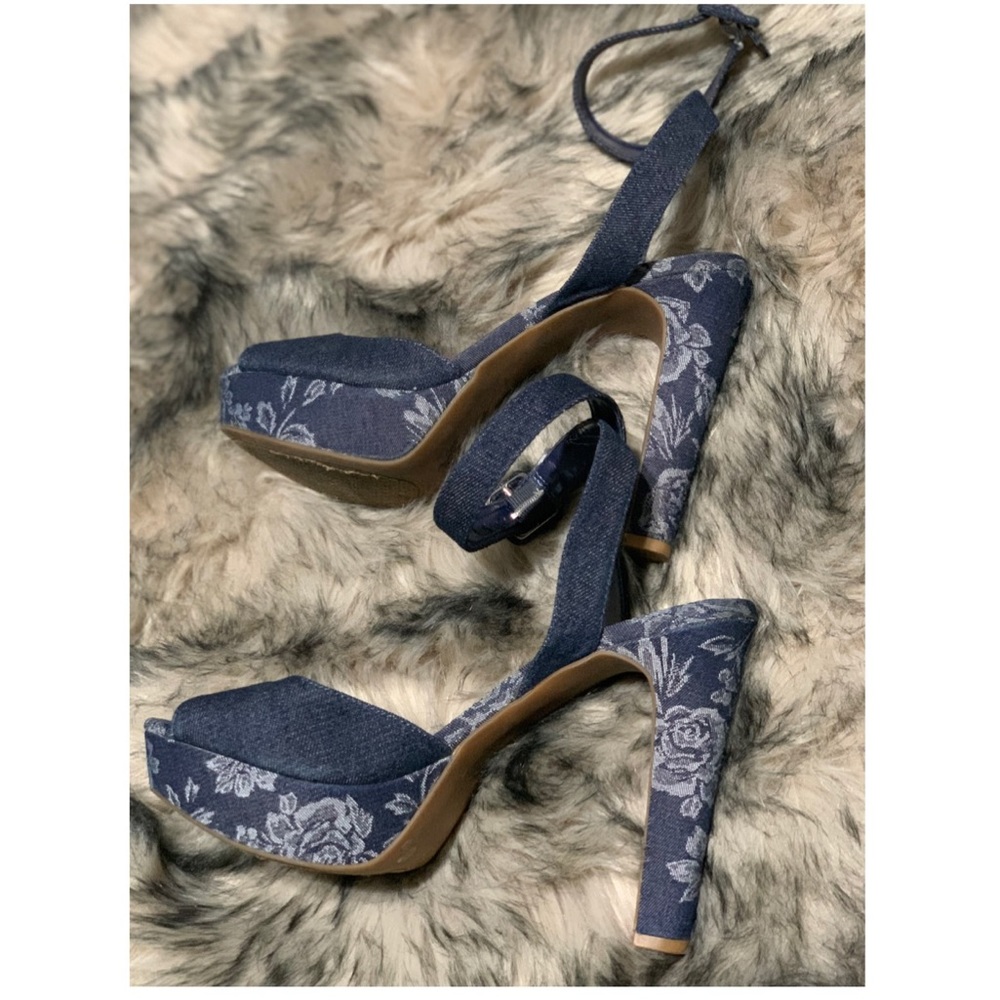 Jessica Simpson Jean heels